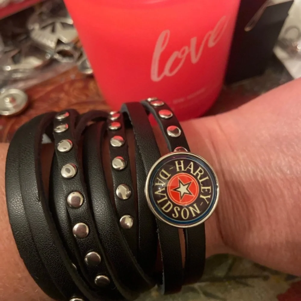 - HD Snap Button Wrap Bracelet - Picture 7 of 10